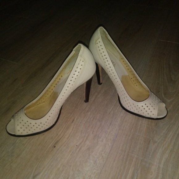 Michael Kors Leather Heels - Picture 6 of 6